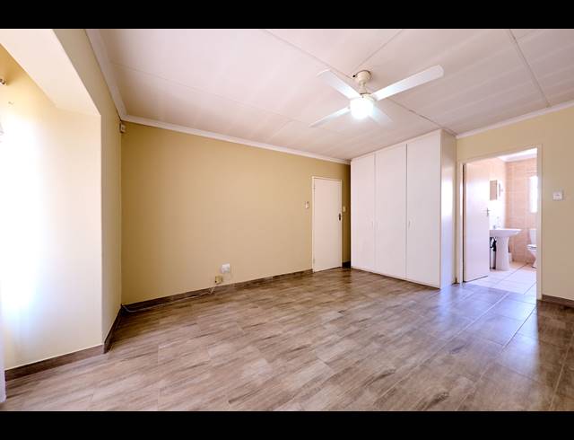 3 BEDROOM SIMPLEX SOLD IN KYALAMI HILLS